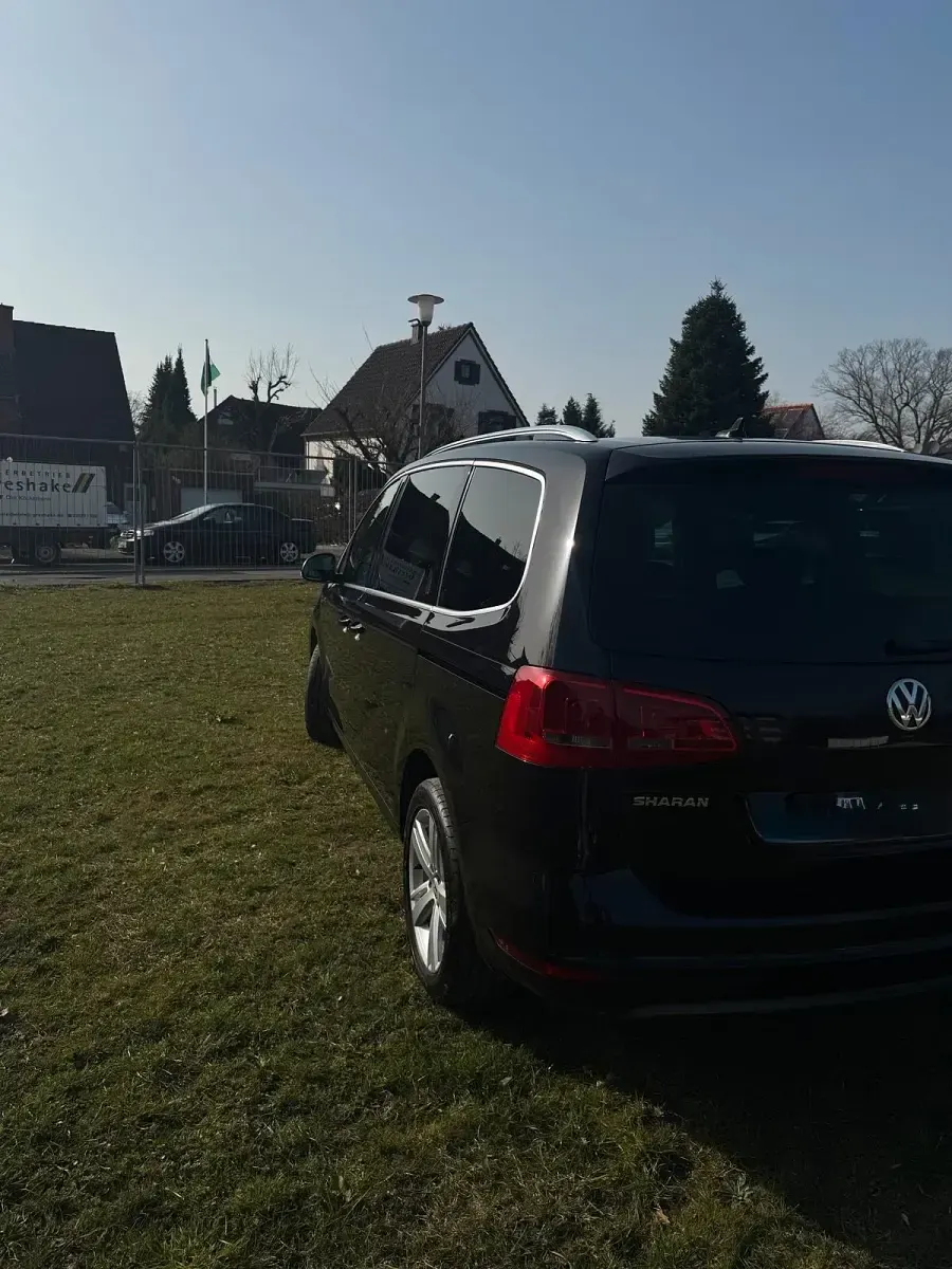 Gebraucht VW Sharan 177 PS (130 kW) 2013 Schwarz Van / Kleinbus