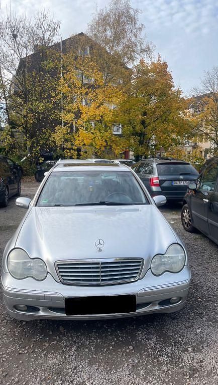 Silber Gebraucht 2000 Mercedes C180 Elegance Limousine | 4.500 € (Etwas zu teuer) - Bild 1/4