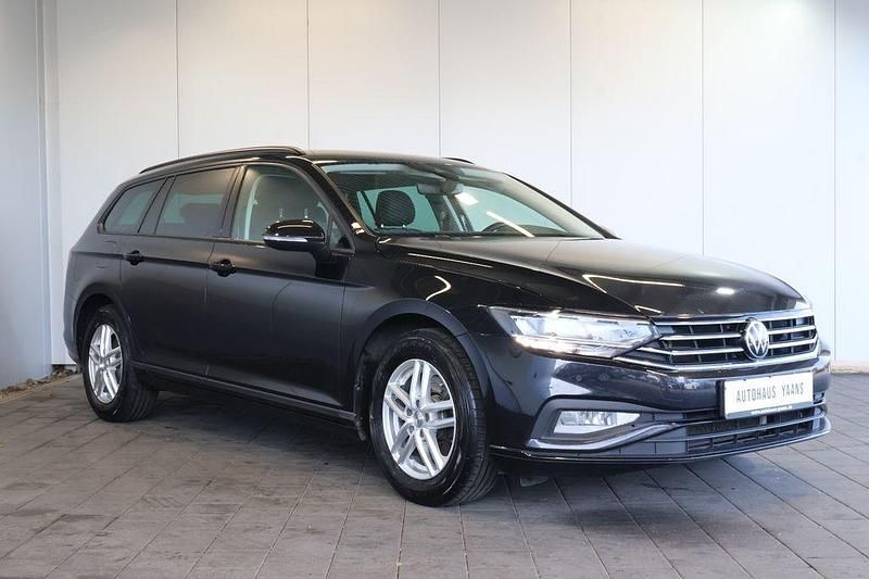 Gebraucht VW Passat 150 PS (110 kW) 2022 Schwarz Kombi