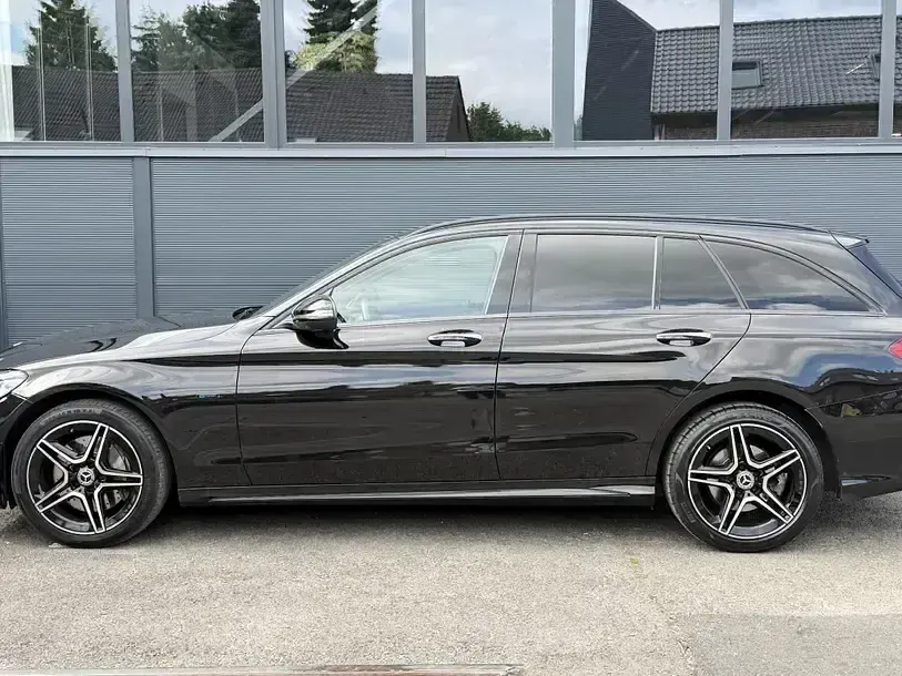 Gebraucht Mercedes C300e AMG line 194 PS (142 kW) 2020 Schwarz Limousine