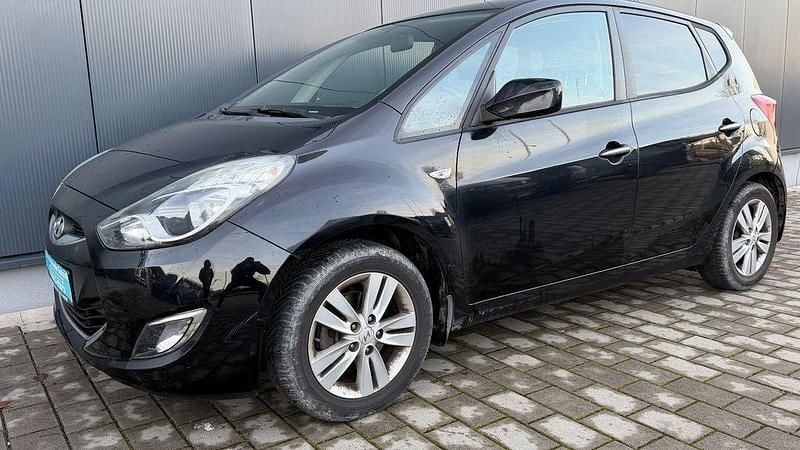 Schwarz Gebraucht 2011 Hyundai ix20 Style Kleinwagen | 4.999 € (Guter Preis) - Bild 1/4