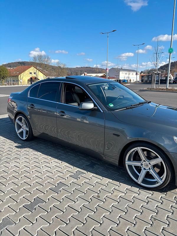 Gebraucht BMW 525 218 PS (160 kW) 2006 Grau Limousine