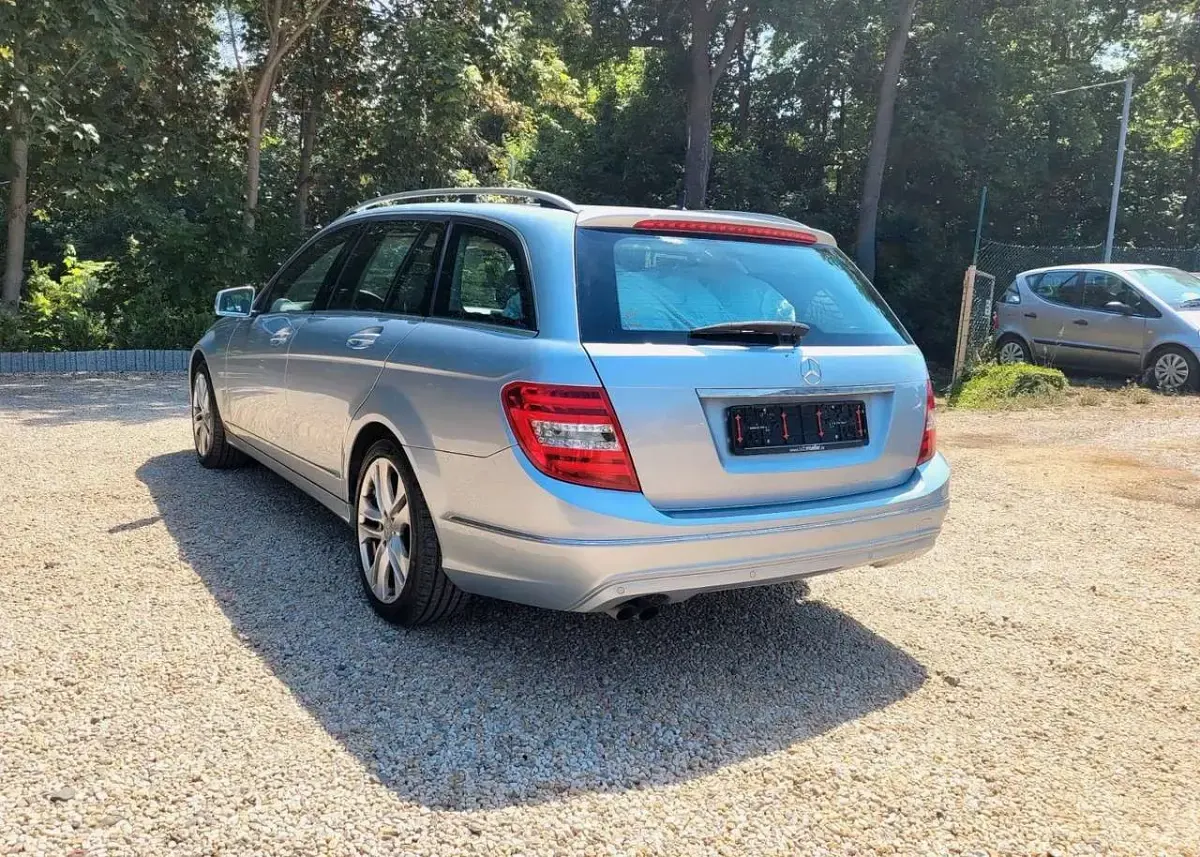 Gebraucht Mercedes C180 156 PS (114 kW) 2013 Diamantsilber  metalliclack Kombi