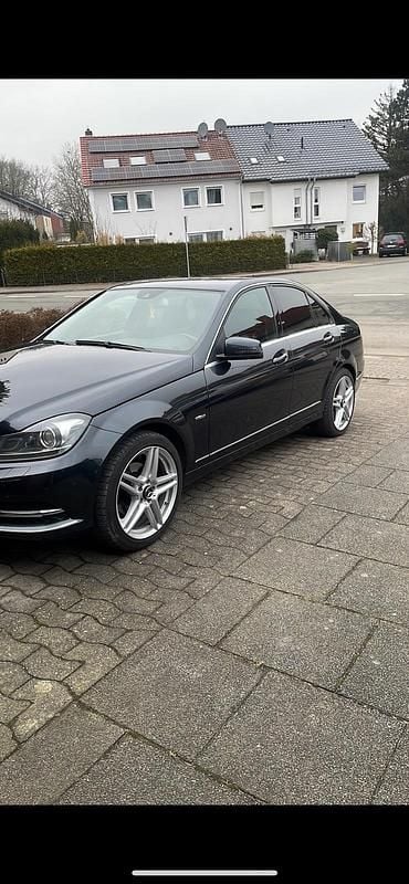 Schwarz Gebraucht 2012 Mercedes C220 Limousine | 6.100 € (Guter Preis) - Bild 1/4