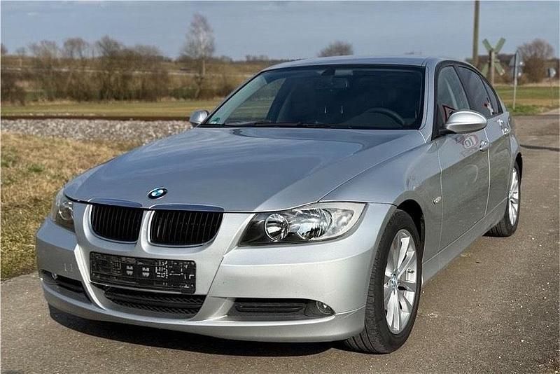 Gebraucht BMW 318 143 PS (105 kW) 2007 Silber Limousine