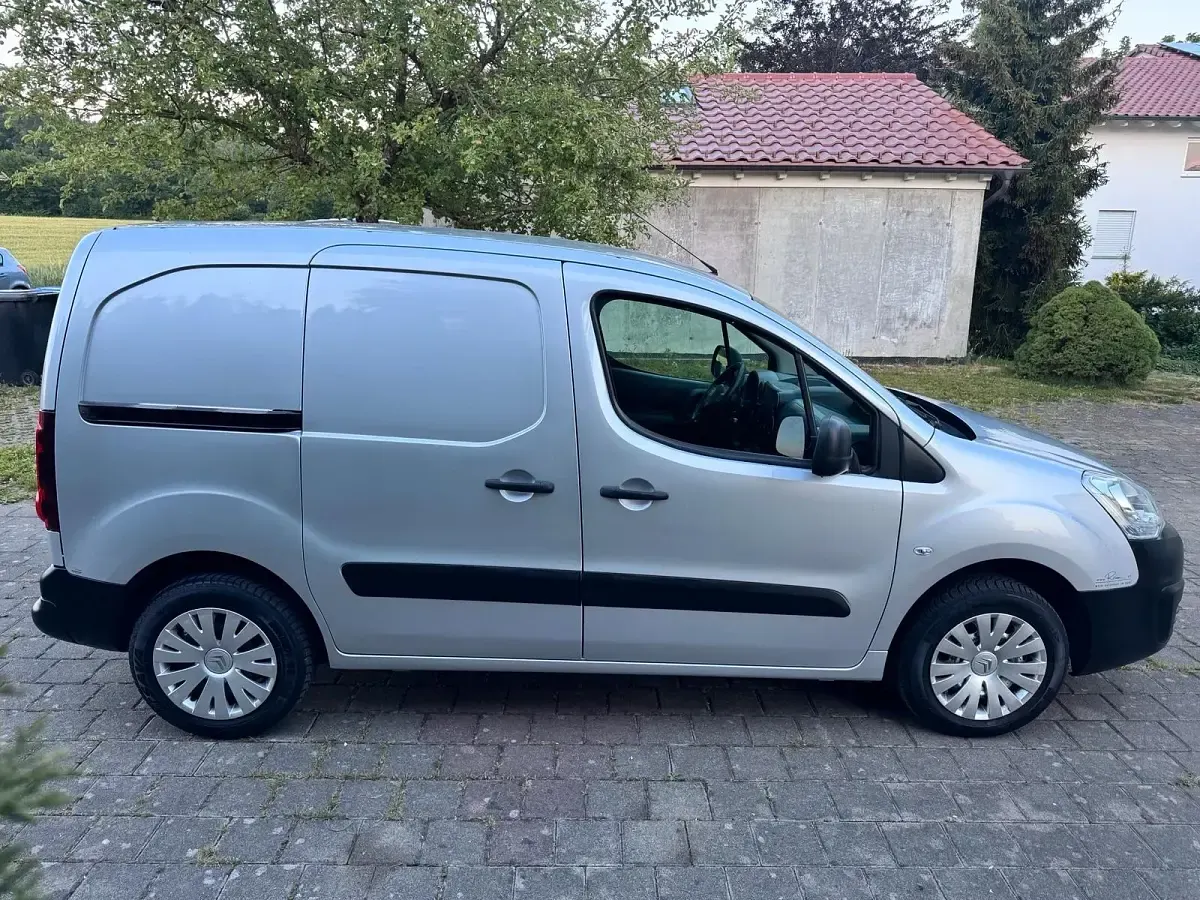 Gebraucht Citroën Berlingo 75 PS (55 kW) 2016 Silber Van / Kleinbus