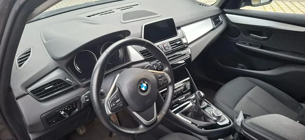 Gebraucht BMW 218 Active Tourer Advantage 140 PS (102 kW) 2019 Grau Van / Kleinbus