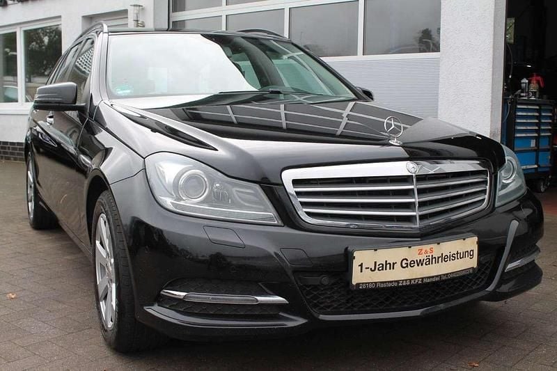 Gebraucht Mercedes C180 156 PS (114 kW) 2013 Schwarz Kombi