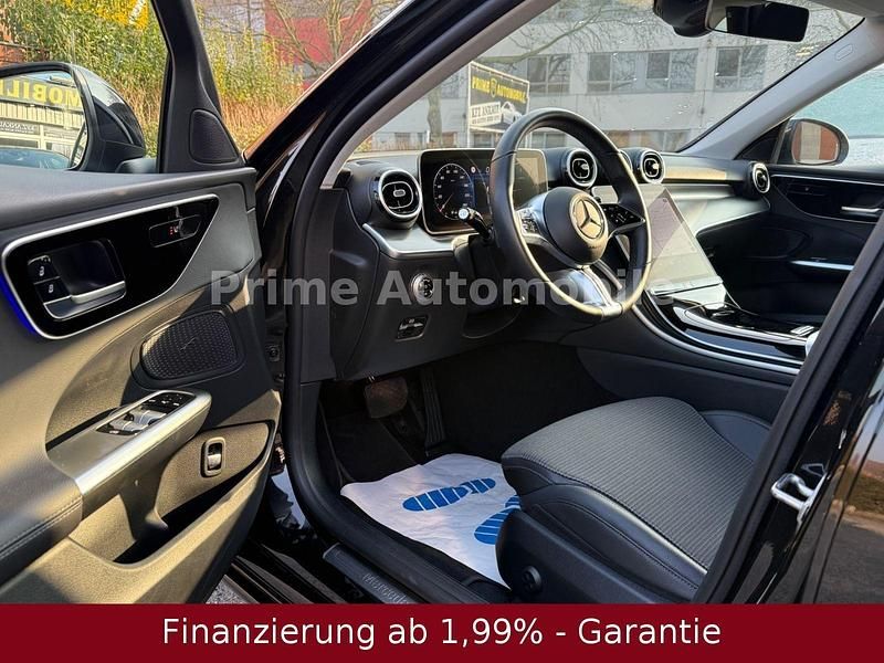 Gebraucht Mercedes C300e 265 PS (194 kW) 2022 Schwarz Limousine