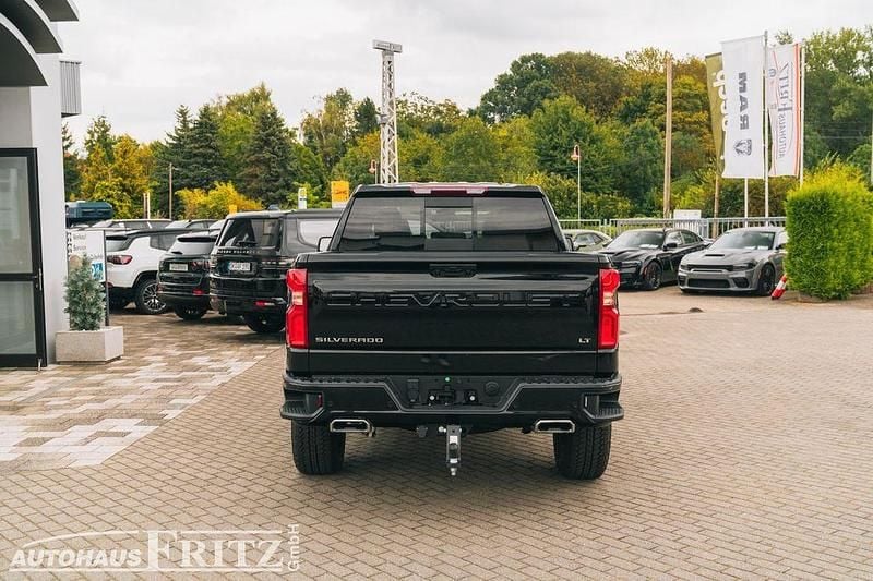 Neu Chevrolet Silverado LT 420 PS (308 kW) 2025 Schwarz SUV