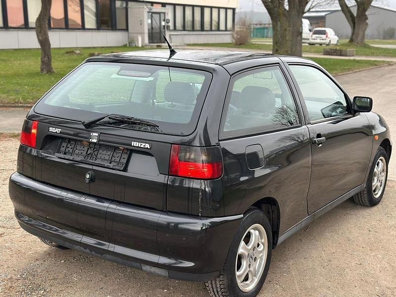 Gebraucht Seat Ibiza Basis 60 PS (44 kW) 1998 Schwarz Kleinwagen