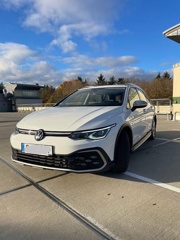 Gebraucht VW Golf Alltrack 200 PS (147 kW) 2022 Weiß Kombi