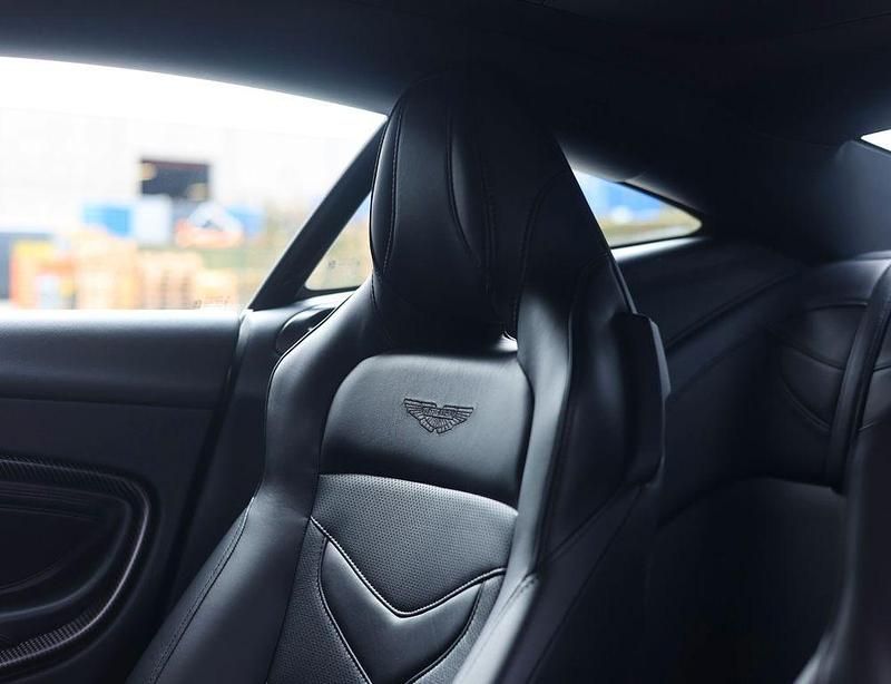 Gebraucht Aston Martin DBS 725 PS (533 kW) 2019 Grau