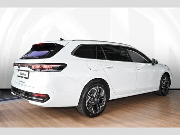 Gebraucht VW Passat Elegance 150 PS (110 kW) 2024 Sonstige Kombi