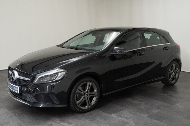 Schwarz Gebraucht 2017 Mercedes A200 Urban Limousine | 18.960 € (Fairer Preis) - Bild 1/4