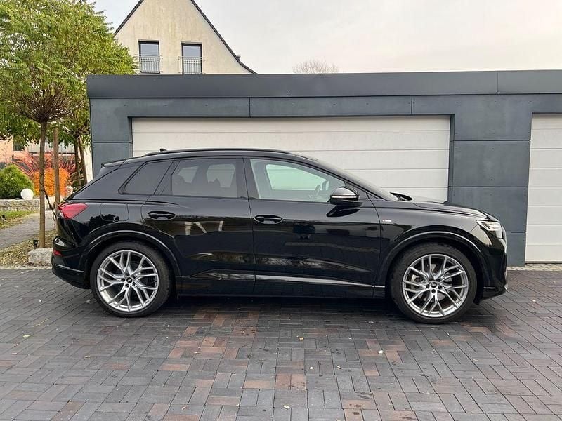 Schwarz Gebraucht 2023 Audi Q4 e-tron S-Line SUV | 38.500 € (Fairer Preis) - Bild 1/4