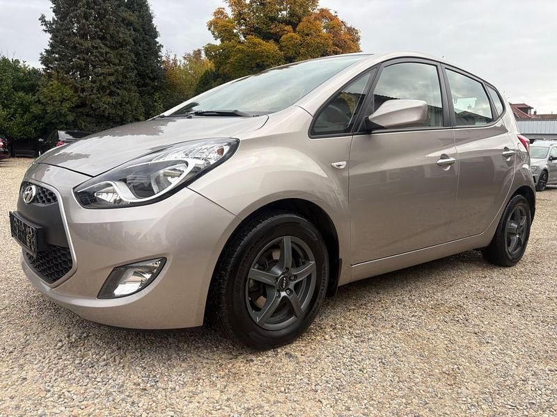 Beige Gebraucht 2017 Hyundai ix20 Van / Kleinbus | 9.790 € (Fairer Preis) - Bild 1/4