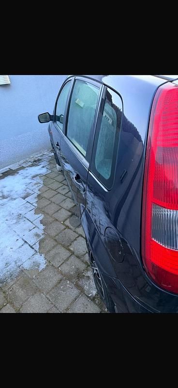 Gebraucht Ford Fiesta 69 PS (50 kW) 2005 Andere farben Kleinwagen