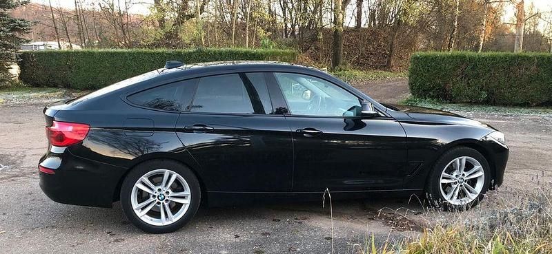 Schwarz Gebraucht 2016 BMW 330 Gran Turismo Limousine | 13.350 € (Guter Preis) - Bild 1/4