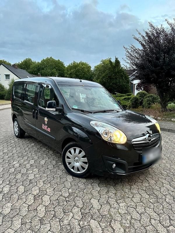 Grau Gebraucht 2017 Opel Combo Van / Kleinbus | 8.800 € - Bild 1/4
