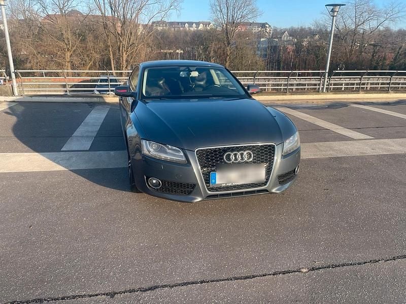 Grau Gebraucht 2025 Audi Coupé Sport Coupé | 7.499 € - Bild 1/4