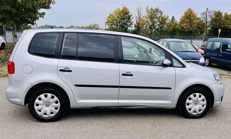 Gebraucht VW Touran Trendline 105 PS (77 kW) 2011 Silbergrau Van / Kleinbus