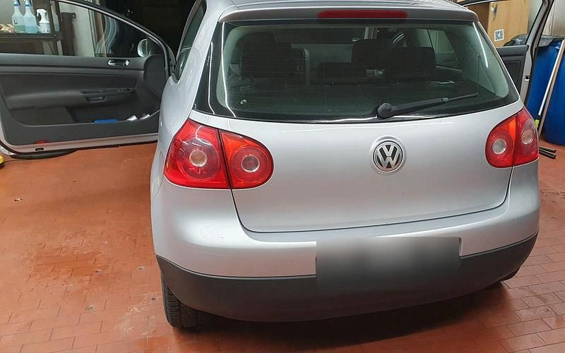 Gebraucht VW Golf V 75 PS (55 kW) 2004 Silber Kleinwagen