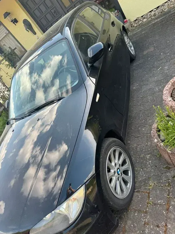 Gebraucht BMW 116 116 PS (85 kW) 2011 Schwarz Kleinwagen