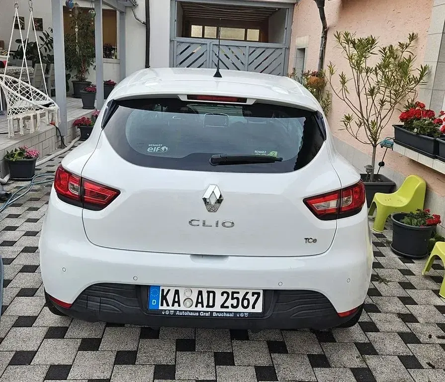 Gebraucht Renault Clio Dynamique 90 PS (66 kW) 2015 Weiß Limousine