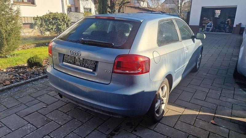 Gebraucht Audi A3 Attraction 90 PS (66 kW) 2010 Blau Kleinwagen