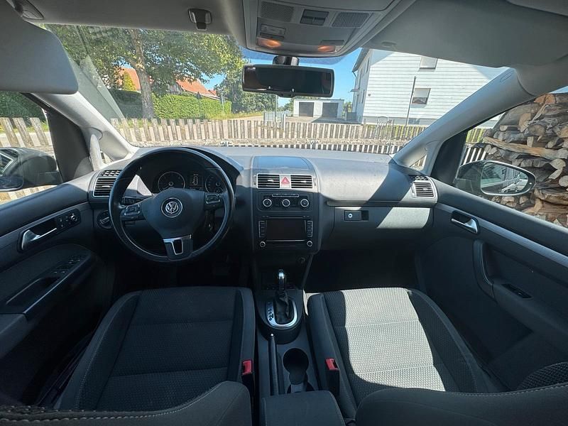 Gebraucht VW Touran 105 PS (77 kW) 2012 Schwarz Van / Kleinbus