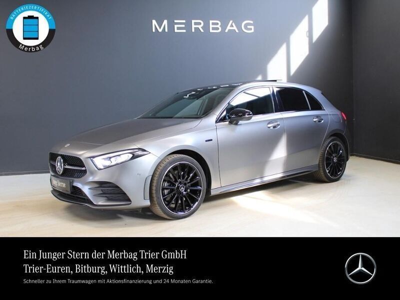 Grau Gebraucht 2021 Mercedes A250 AMG Limousine | 29.760 € (Fairer Preis) - Bild 1/4