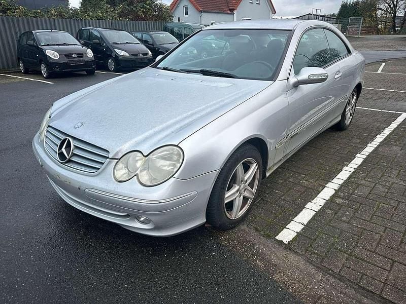 Brillantsilber metalliclack Gebraucht 2002 Mercedes CLK200 Coupé | 1.150 € - Bild 1/4