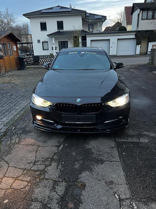 Schwarz Gebraucht 2013 BMW 320 Limousine | 12.200 € (Superpreis) - Bild 1/4
