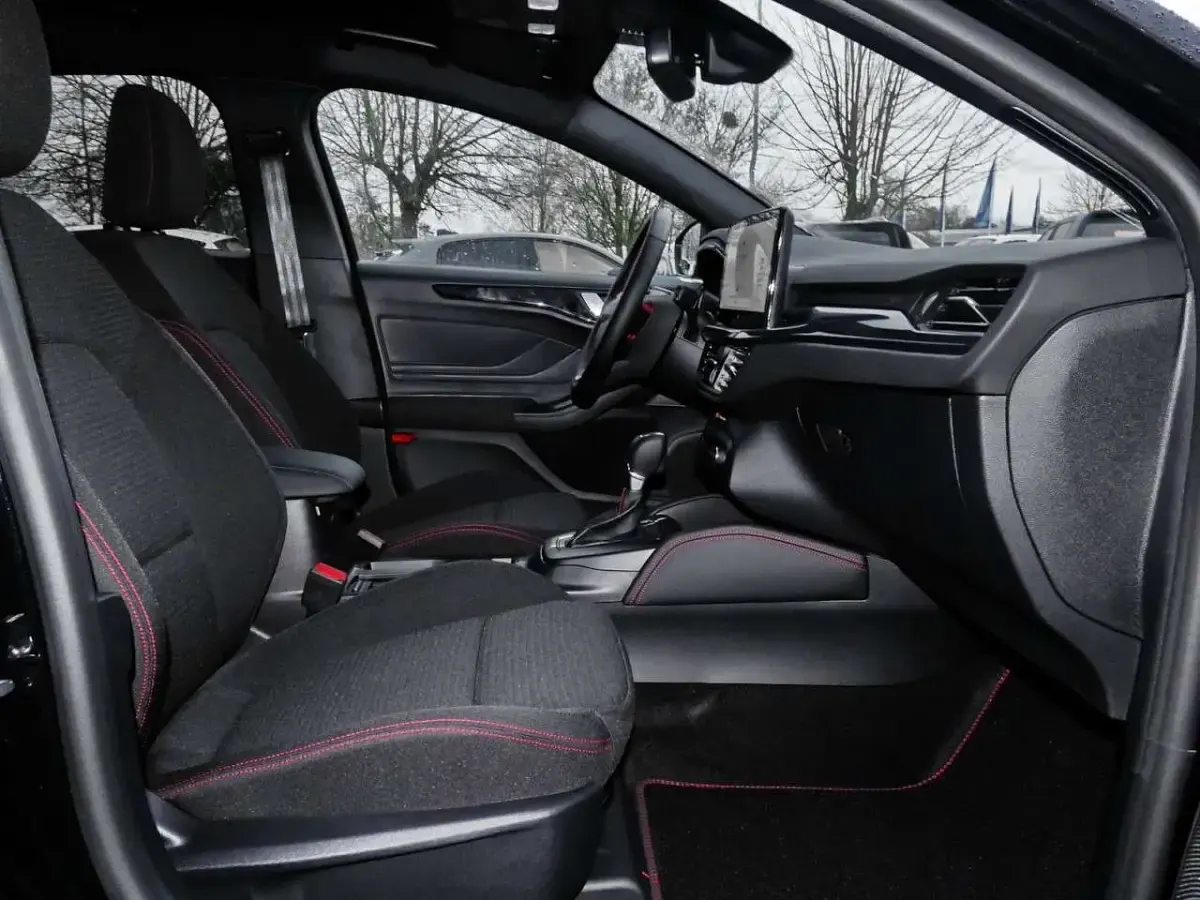 Gebraucht Ford Focus ST-Line X 155 PS (114 kW) 2025 Schwarz Limousine