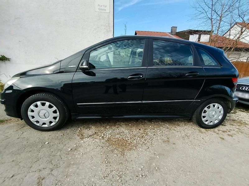 Gebraucht Mercedes B160 95 PS (69 kW) 2009 Schwarz Van / Kleinbus