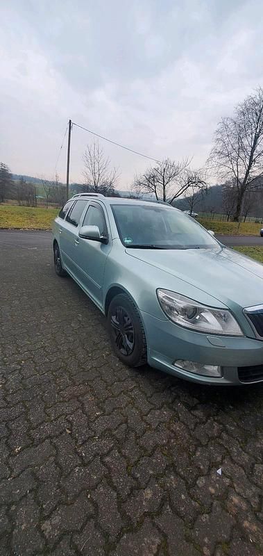 Gebraucht Skoda Octavia 241 PS (177 kW) 2011 Blau Kombi