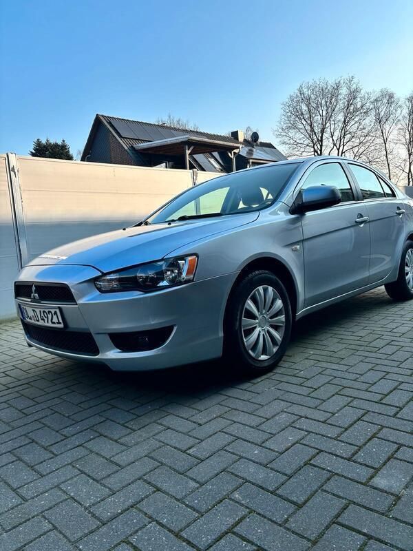 Silber Gebraucht 2010 Mitsubishi Lancer Limousine | 3.600 € (Fairer Preis) - Bild 1/4