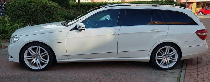 Gebraucht Mercedes E300 Avantgarde 204 PS (150 kW) 2010 Weiß Kombi