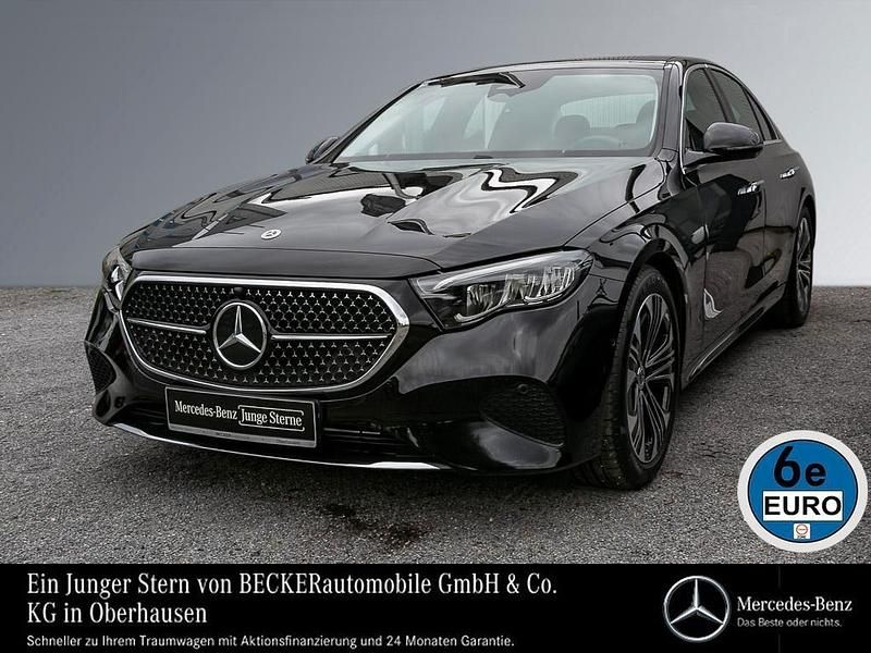 Obsidianschwarz Gebraucht 2024 Mercedes E200 Avantgarde Limousine | 47.875 € - Bild 1/4