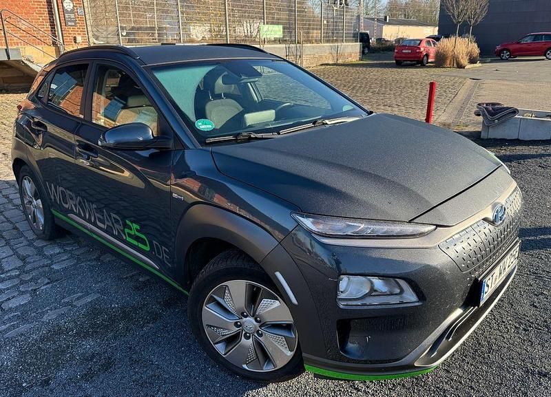 Grau Gebraucht 2020 Hyundai Kona Advantage SUV | 14.999 € (Fairer Preis) - Bild 1/4
