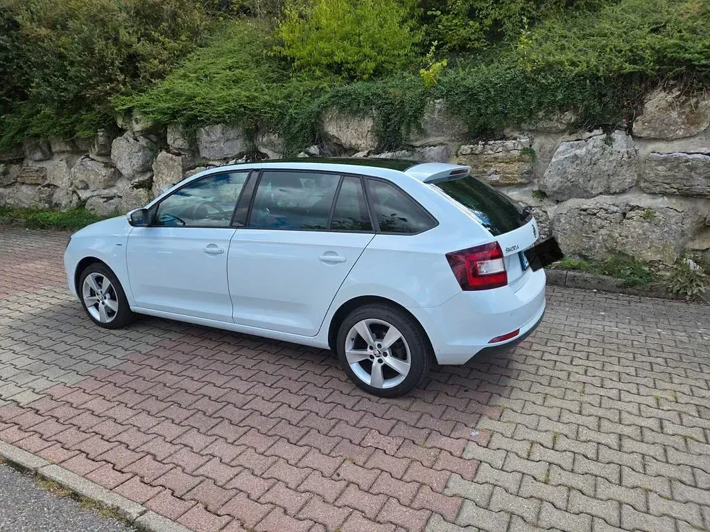 Gebraucht Skoda Rapid Clever 110 PS (80 kW) 2019 Weiß Kleinwagen