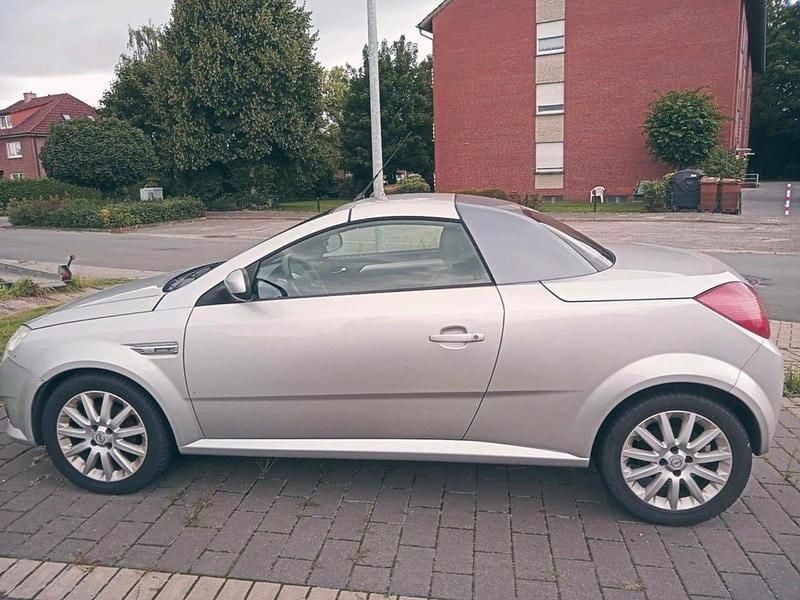 Gebraucht Opel Tigra Sport 125 PS (91 kW) 2005 Silber Cabrio