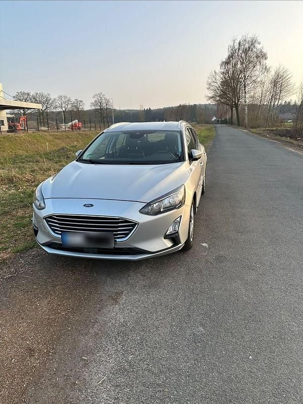Gebraucht Ford Focus 120 PS (88 kW) 2019 Silber Kombi