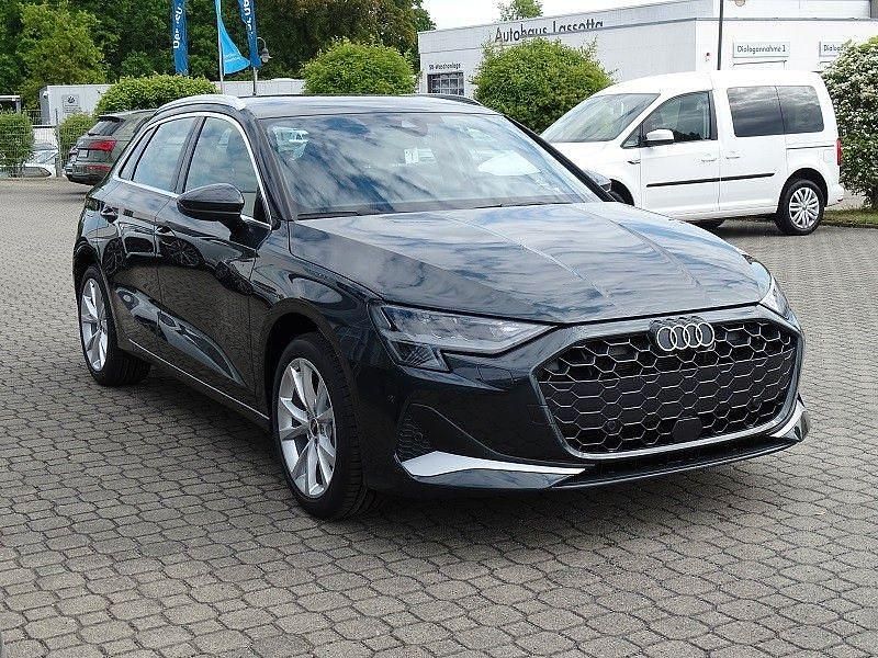 Gebraucht Audi A3 Advanced Plus 150 PS (110 kW) 2025 Grau Limousine