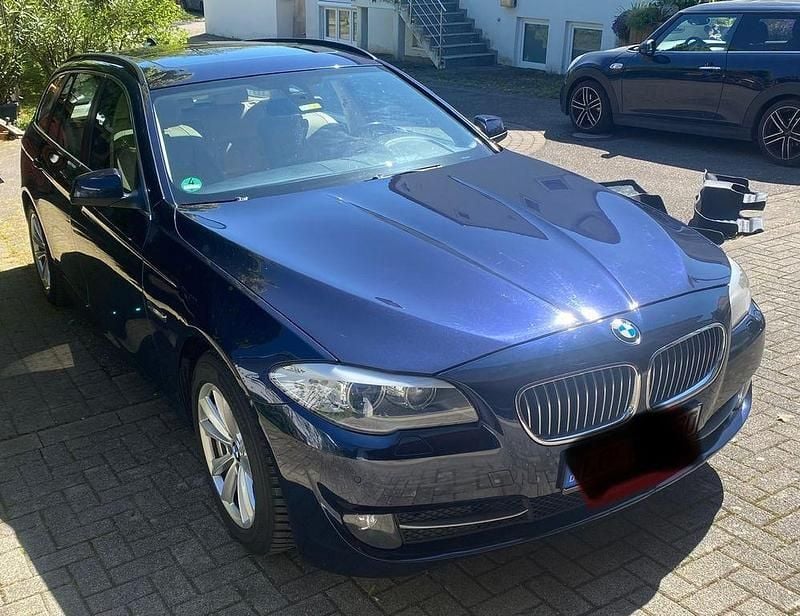 Second-hand BMW 530 258 CP (189 kW) 2012 Albastru Break