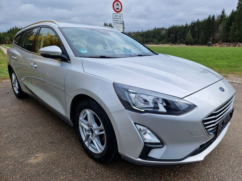 Gebraucht Ford Focus Cool & Connect 95 PS (69 kW) 2021 Silber Limousine