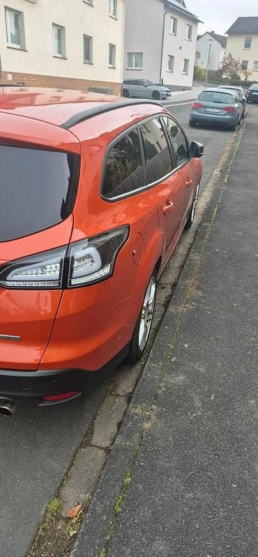 Second-hand Ford Focus 150 CP (110 kW) 2011 Portocaliu Break