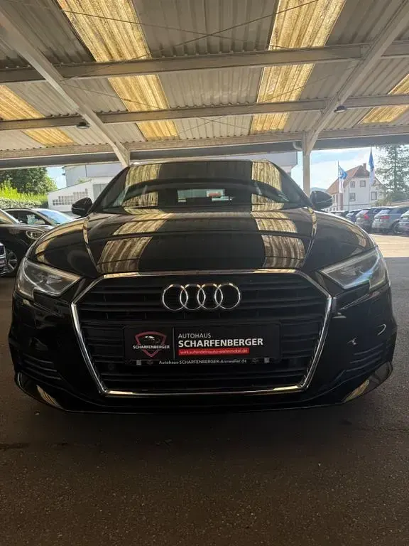 Gebraucht Audi A3 Basis 150 PS (110 kW) 2017 Schwarz Limousine