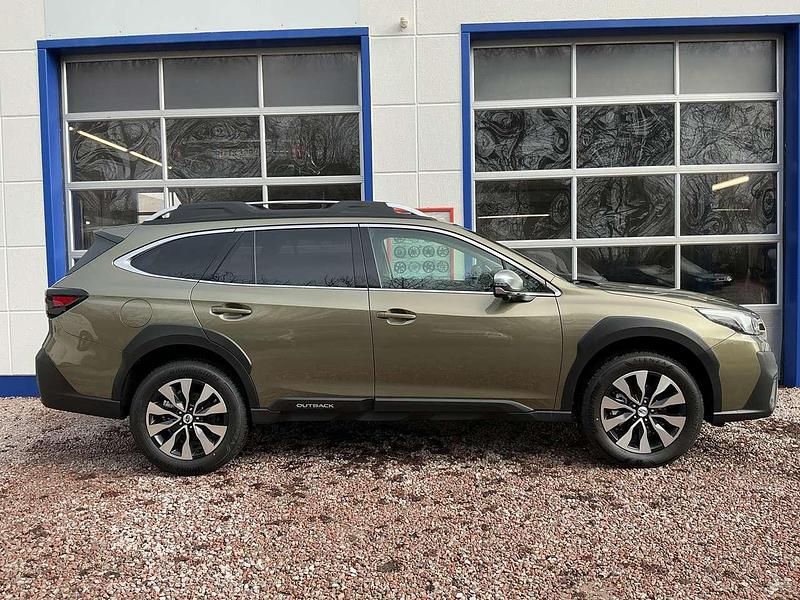 Neu Subaru Outback Platinum 169 PS (124 kW) 2026 Grün Kombi